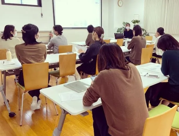 外部講師を招いた研修